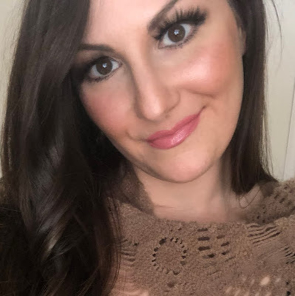 Meet your Posher, Melissa - Picture 1 of 1